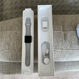 Apple Watch Series 3 - Aluminum - 38mm
